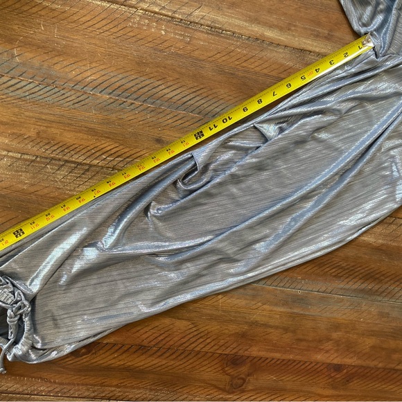 Women’s Anthropologie Liquid Shine Metallic Jogger Pants Large Silver - Picture 6 of 8